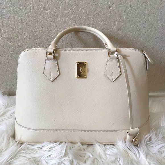 Samantha Thavasa Handbags - Samantha Tavassa Ivory Purse